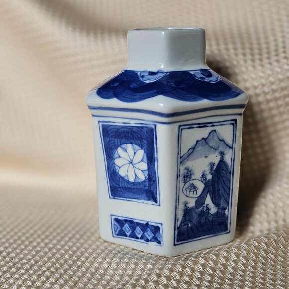 Vintage Chinese Hexagonal Porcelain Vase -‎ Great Condition - Picture 2 of 10